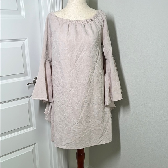 NWT Romeo & Juliet Couture Off-Shoulder Dress | Size M | Romantic & Feminine - Picture 1 of 6